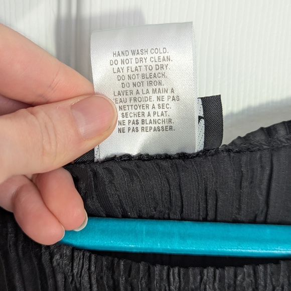 Black Ribbed Tank Top - Picture 6 of 6